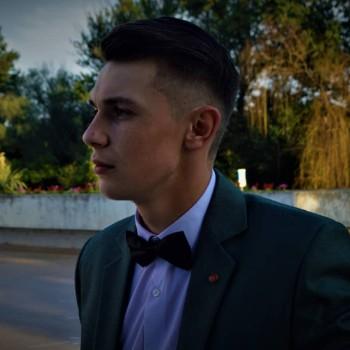 Alex Brodi